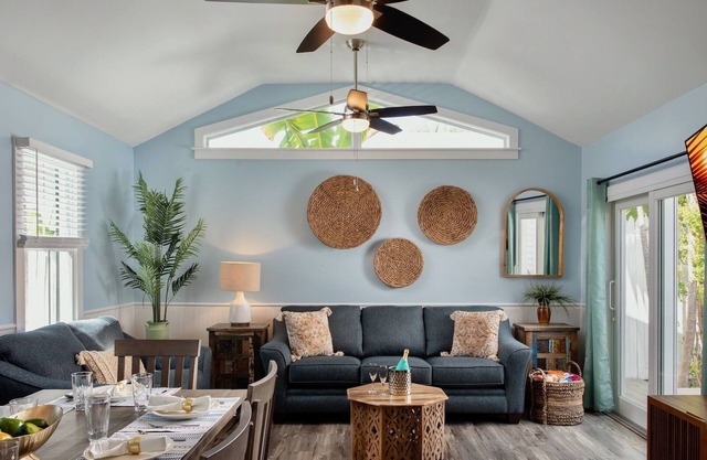 *QUEEN OF LOUISA @ DUVAL* Home in Old Town & Private Pool + LAST KEY SERVICES