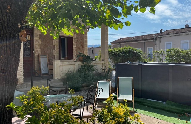 Quiet 35m2, 200 m from the center and thermal baths, air conditioning, garden, swimming pool, pets allowed