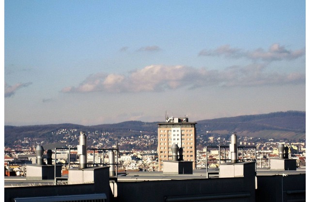 Quiet 60m2 penthouse apartment with 3 terraces and panoramic views of Vienna