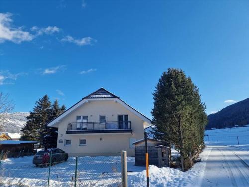 quiet and central Luxury Villa "JUWEL" with Sauna, at Ski slope!