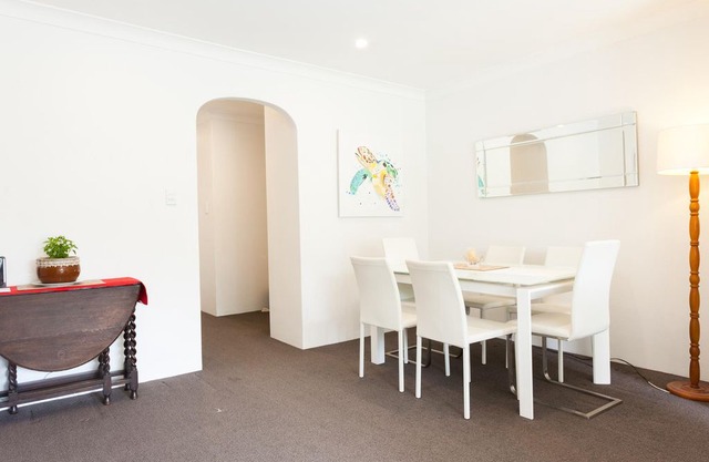 Quiet and bright apartment in leafy Cammeray