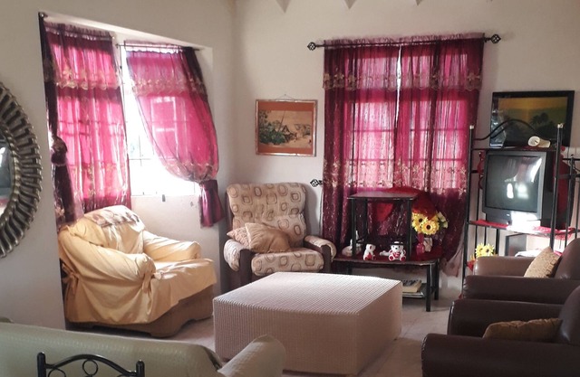 Quiet and comfortable getaway that's 5 minutes away from most beautiful beaches