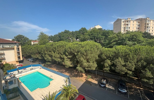 Quiet and secure T3 apartment with terrace