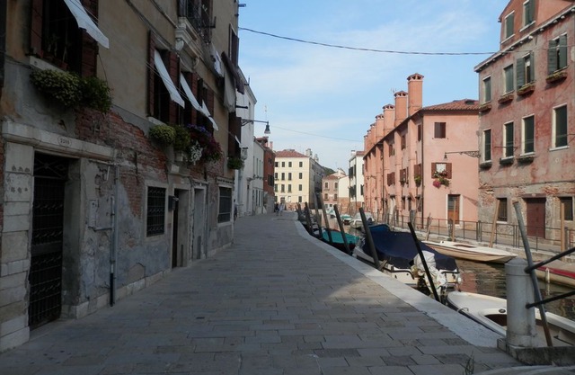 Quiet Bright Apartment Dorsoduro (M0270429597)