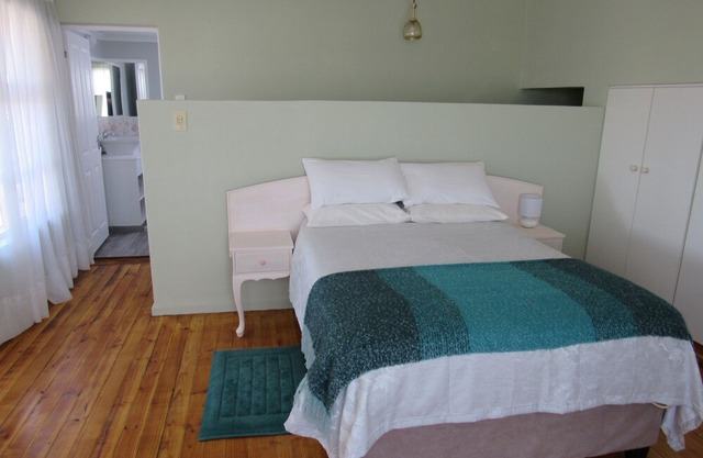 Quiet coastal apartments with sea views - spectacular sunsets