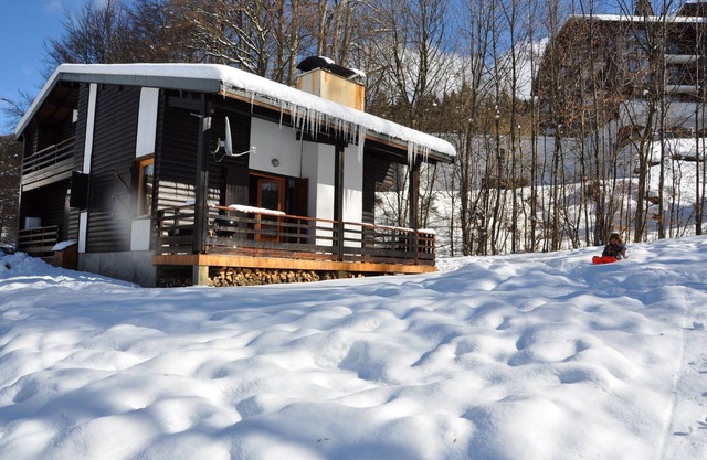 Quiet, comfortable, detached chalet for 12 people with WiFi