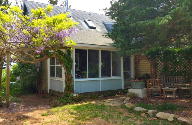 Quiet Getaway Within Walking Distance Of All Oak Bluffs Has To Offer.