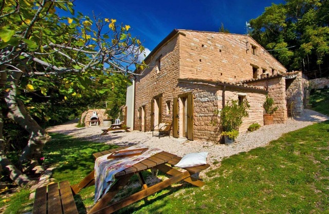 Quiet Holiday Home in Acqualagna with Swimming Pool