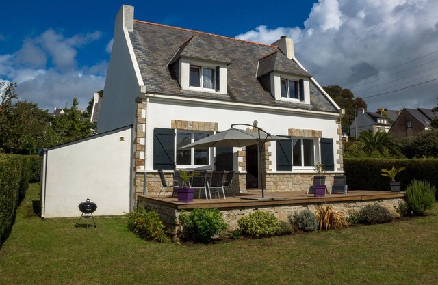 Quiet house; 15 min walk from the beach and 10 min walk from shops