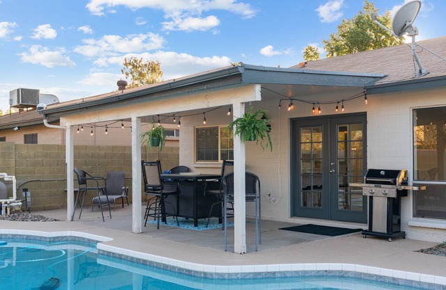 Quiet Phoenix House with Pool, Firepit, Close to ASU, Airport, Attractions