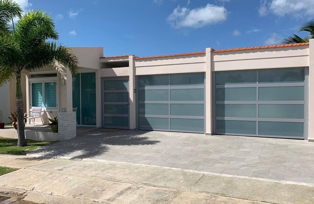 Quiet place w/private pool, 5min walking distance to the beach and restaurants