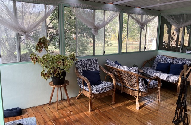 Quiet rural property in the koala belt, pet friendly