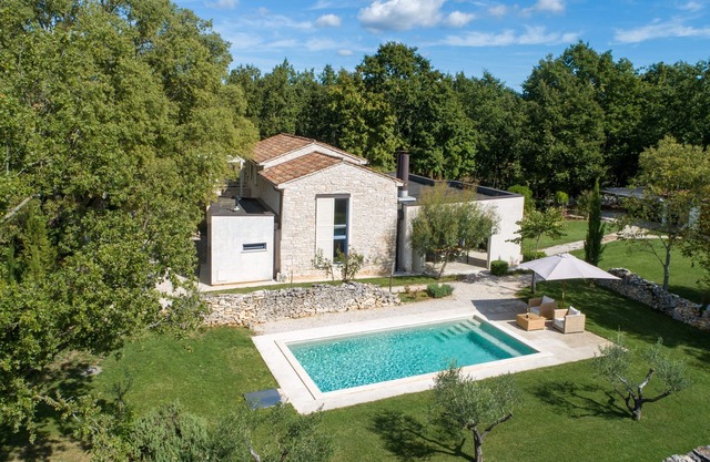 Quietly secluded, spacious farmhouse with private pool and large garden