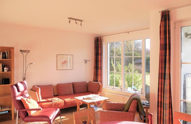 Quietly situated first floor apartment w. Garden, south-facing terrace, barbecue area and WLAN