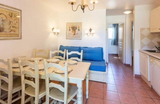 Résidence Pierre & Vacances Les Rives de Cannes Mandelieu*** - Apartment for 6 people - 2 bedrooms - Terrace or balcony