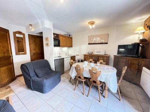 Résidence Les Oursons - Appartement au pied des pistes de l'Espace Diamant MAE-2324