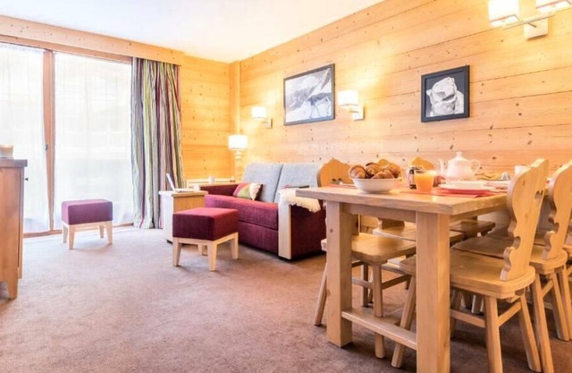 Pierre Vacances Residence Les Chalets Du Forum People 