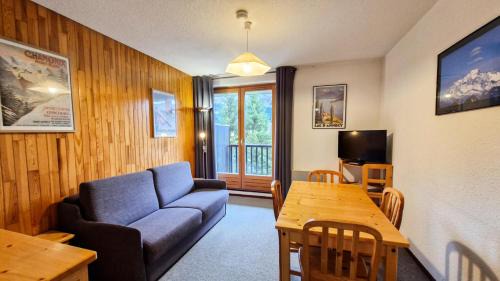 Résidence Pollux - Studio confortable avec cabine · Proche des pistes et des commerces · Balcon MAE-7415
