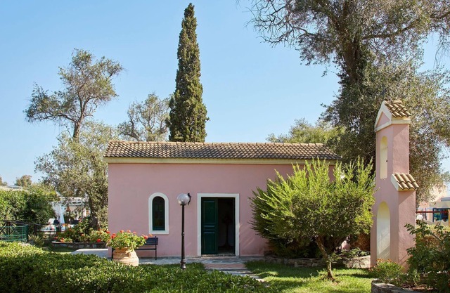 R 989 Eustacio Apartment with Garden View, Volleyball & Golf - full board