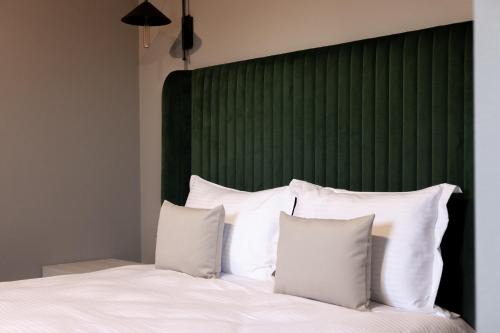 R.HOTEL