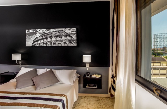 Radio Hotel