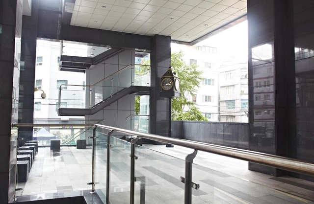 Rainbow Hotel Myeongdong