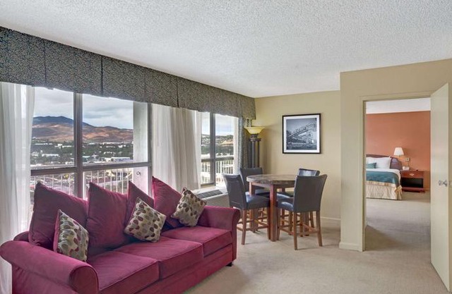Ramada by Wyndham Reno Hotel & Casino