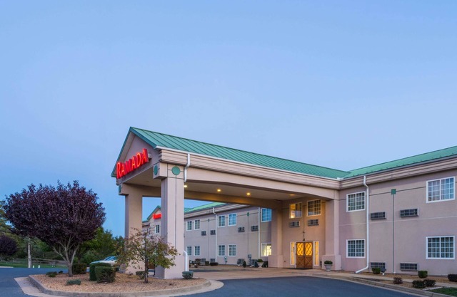 Ramada by Wyndham Strasburg