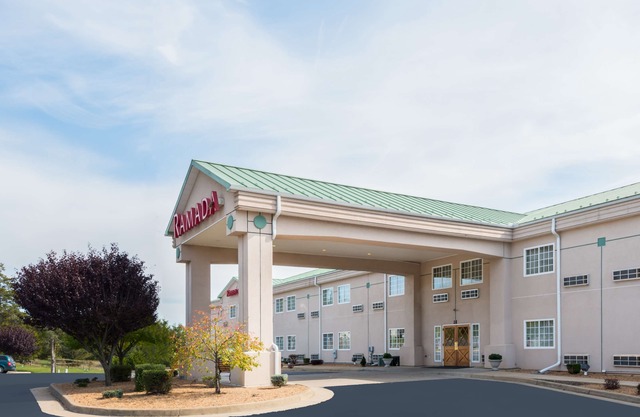 Ramada by Wyndham Strasburg