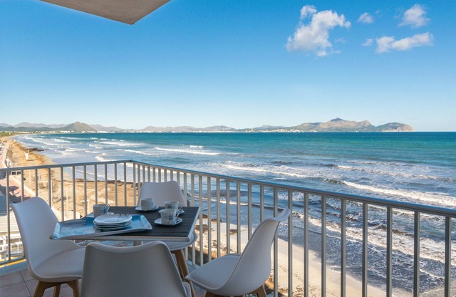 RAN DE MAR (CAN PICAFORT) - Fabulous seafront apartment with wonderful beach views. Free W