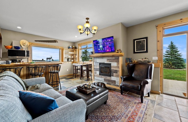 Ranchland Private Suite on 80 acre ranch, 15 min from Kamloops!