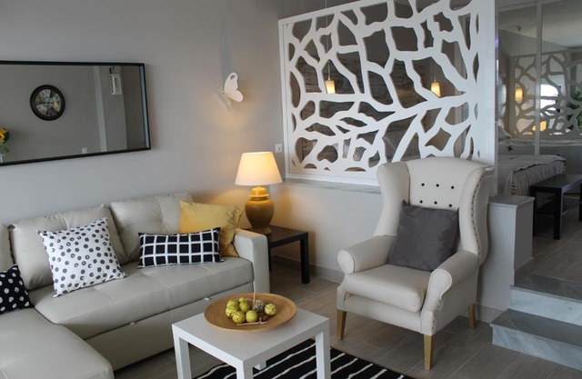 RANCHO MIRAFLORES LUXURY & DESING SEA VIEW