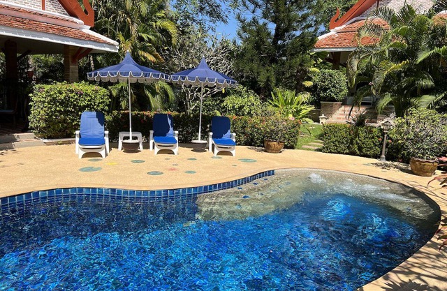 RARE ! 3 bed, pool-jacuzzi, 1600m2, tropical garden, quiet. -15% from Oct 14 to 24