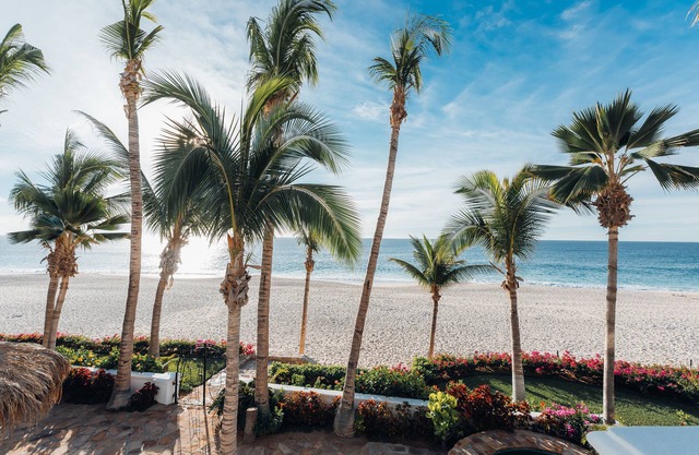 Rare Beach Front Paradise in La Palmilla. Perfectly Located. 4bed 4bath