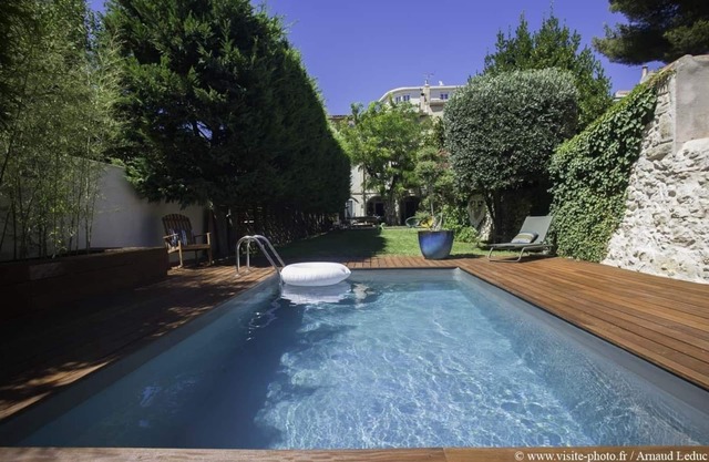 RARE! NEAR OLD HARBOR AND SEA ON FOOT 4CH + GARDEN + FENCED POOL
