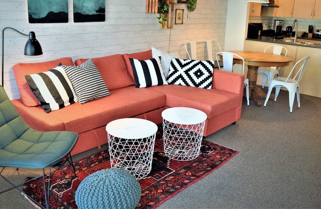 RARE PET FRIENDLY-2 BR Condo, short drive to DT Kelowna!