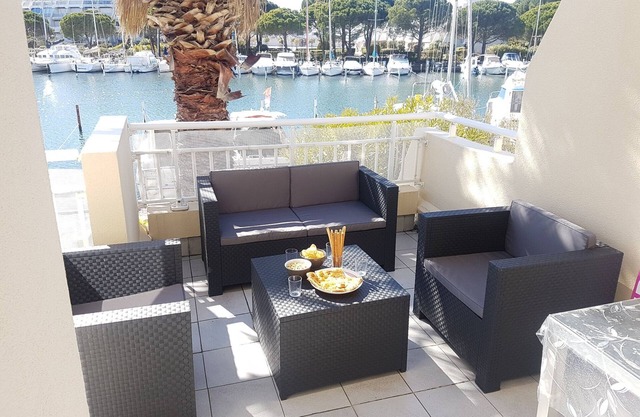 RARE PORT CAMARGUE VERY BEAUTIFUL APARTMENT DOUBLE WIDTH 2 BEDROOMS