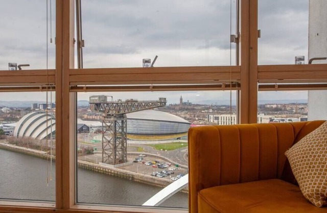 Rare Top Floor Duplex Overlooking the River Clyde