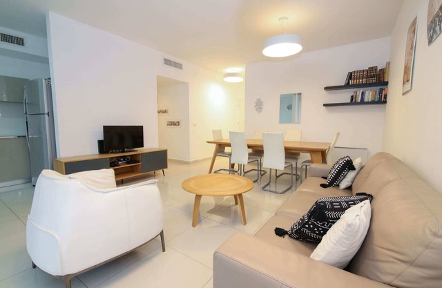 Rav Agan II - Two Bedroom Apartment, Sleeps 5