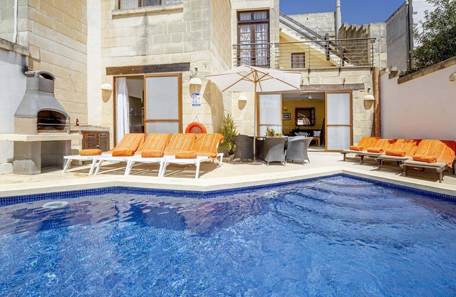 Razzett Luna Holiday Home