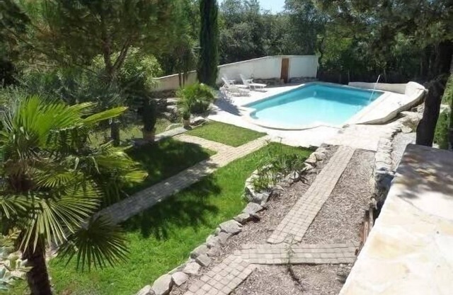 Recent villa with pool on a 3000m2 land very nice view