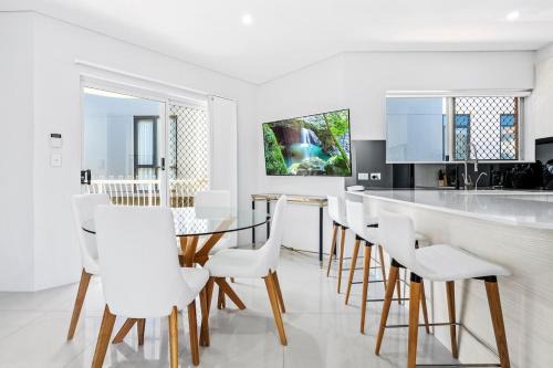 Recently Renovated & Exclusively Furnished BEACH