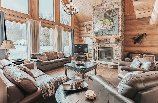 Recharge in Style: Pool, Spa, Sauna & Game Room