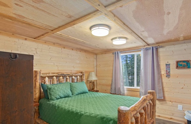 Red Cabin at Fish Camp – Cozy Dry Cabin with Loft | Rustic Escape