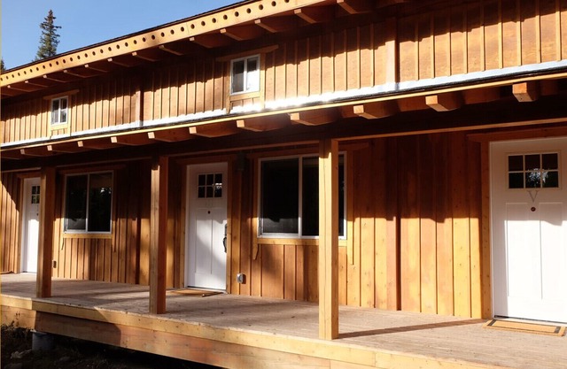 Red Cariboo Resort – a new holiday destination in Canada BC - Garden view apartment (2)