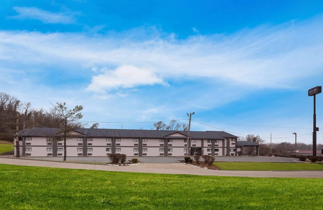 Red Lion Inn & Suites Caseyville