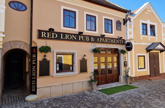 Red Lion Pub & Apartments Szentendre