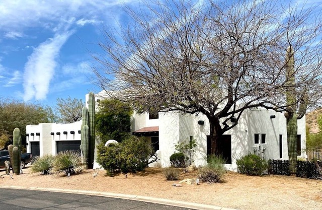 Red Mountain Desert Paradise with Private Panoramic Views