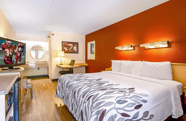 Red Roof Inn Fairmont