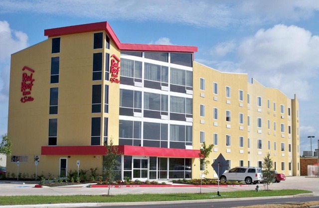 Red Roof Inn 